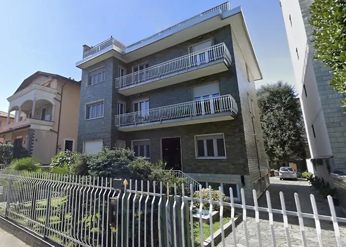 R39 Modern Apartment With Private Parking