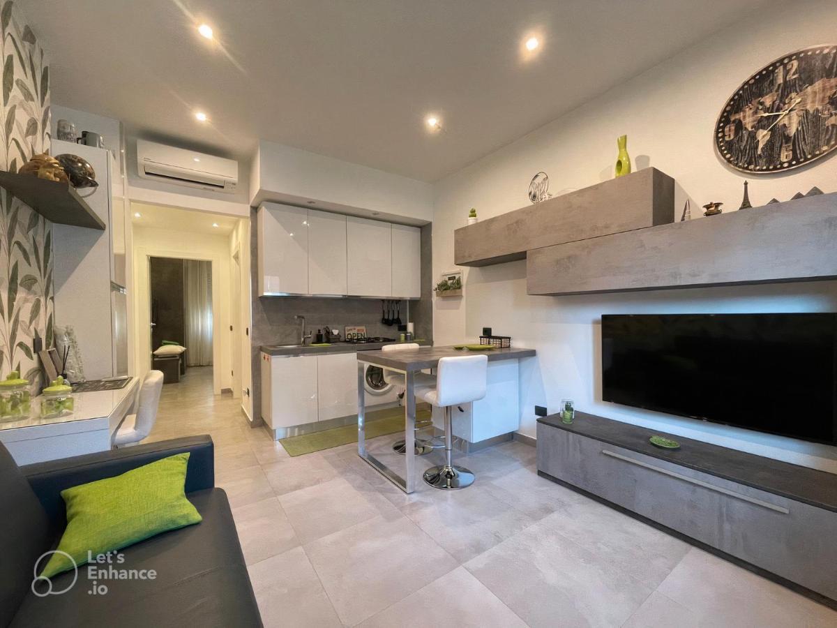 R39 Modern With Private Parking * Milan