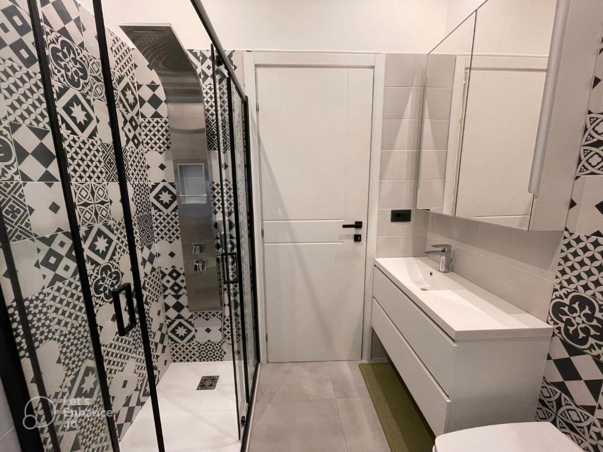 R39 Modern With Private Parking Appartamento Milano